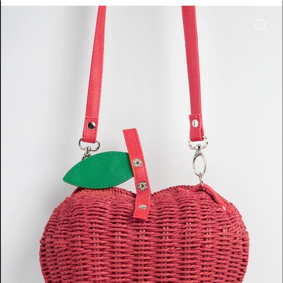 NWT Sold Out! Stunning straw Apple hard shell bag - Picture 3 of 6